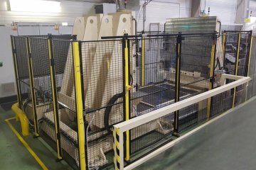 Otwieracz hydrauliczny form wtryskarek