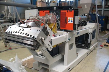 Extrusion lines for flat foils