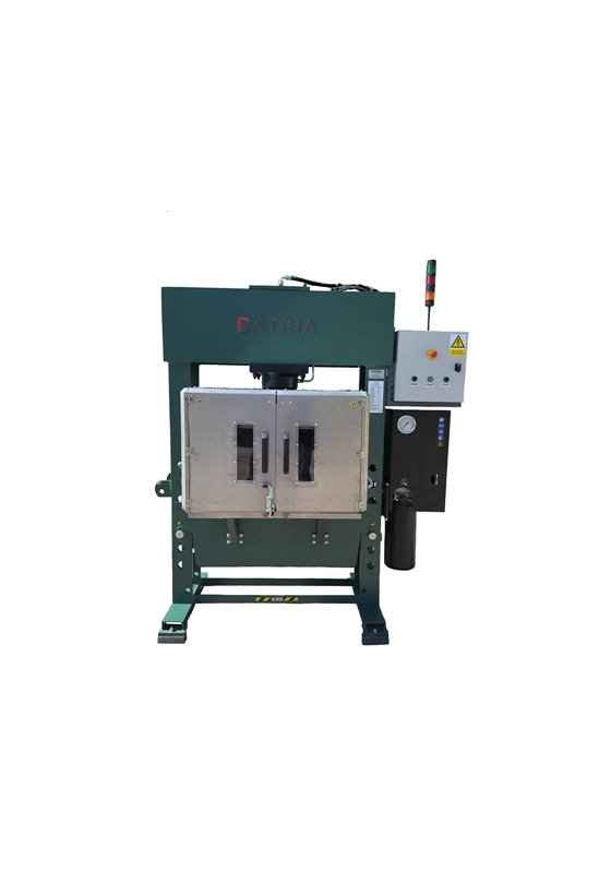 Plastic lumps cutter